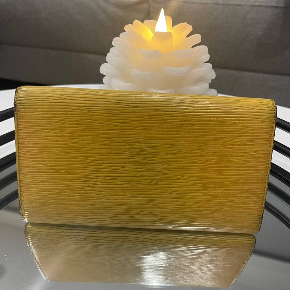 LOUIS VUITTON Epi Portefeuille International Long Wallet Epi Leather - Picture 3 of 15